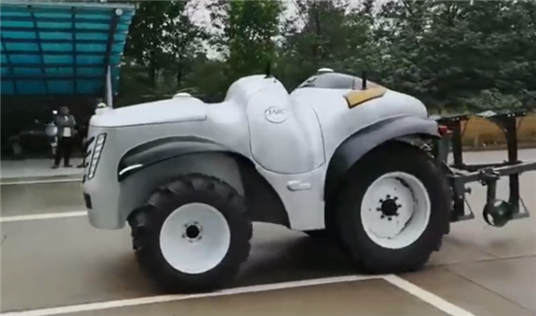 外形科幻！中国首台5G+氢燃料无人驾驶拖拉机发布