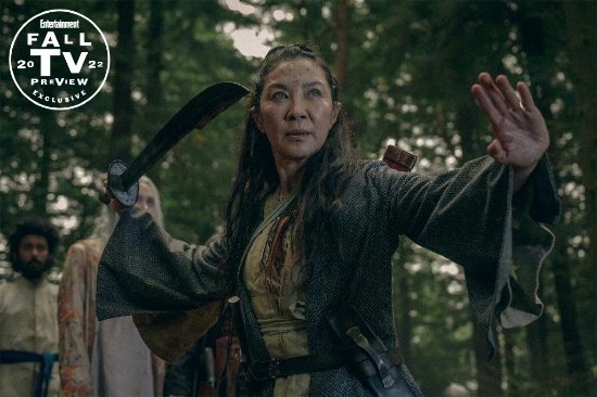 《巫师：血源》新剧照：杨紫琼手握刀剑英气逼人