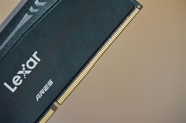 新一代超频利器 雷克沙ARES RGB DDR5 8000内存图赏