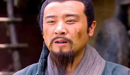 纵观刘备的一生，他如何接受自身三个阶段的平庸？（这都可以？）