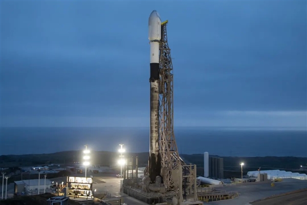 SpaceX一箭发射多颗美国侦察卫星：细节一概不知