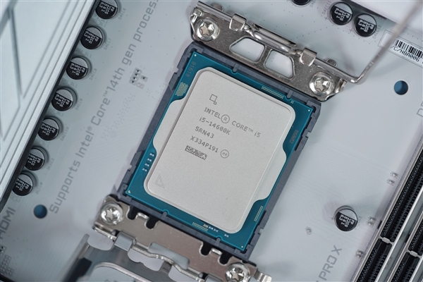 Intel、AMD下代主板都叫800系列乱套了！让人傻傻分不清楚