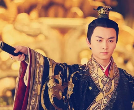 古代皇帝享受最好的生活 皇帝寿命为何那么短（奔走相告）