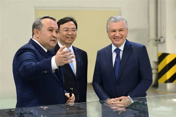 总统现场见证：比亚迪乌兹别克斯坦工厂首批量产车下线