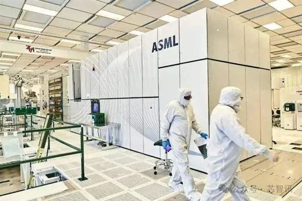 ASML光刻机在华设备销售占比49%！美国威胁长臂管辖 股价暴跌13%