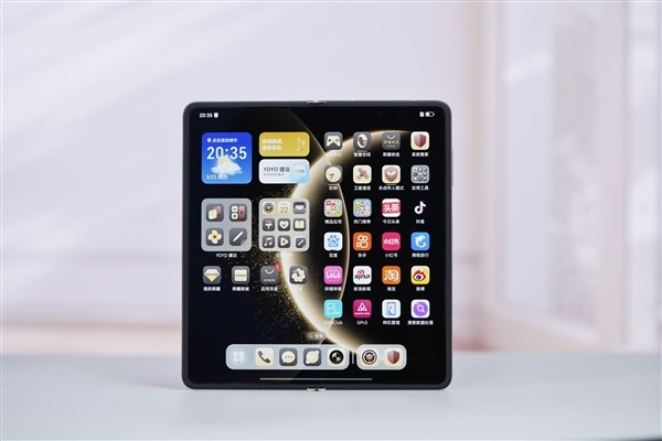 荣耀Magic V5内屏有多贵:售后备件价4379元 够买台旗舰