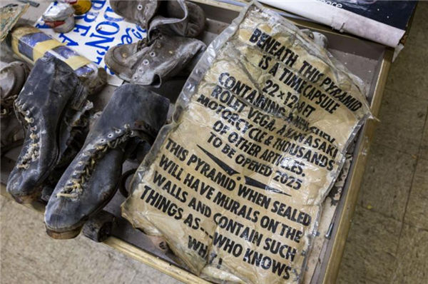 全球最大时间胶囊开箱：历经50年 雪佛兰Vega轿车仍崭新如初