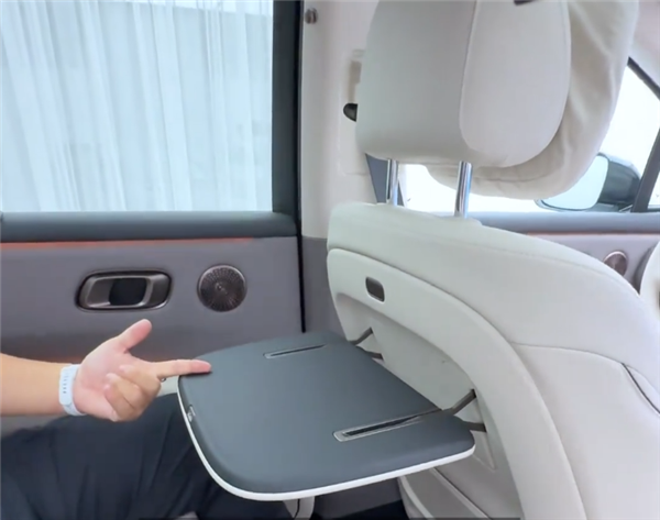 理想第一台纯电SUV登场!一文看完理想i8内饰亮点