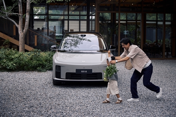 理想第一台纯电SUV登场!一文看完理想i8内饰亮点