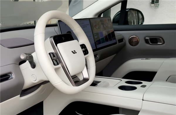 理想第一台纯电SUV登场!一文看完理想i8内饰亮点