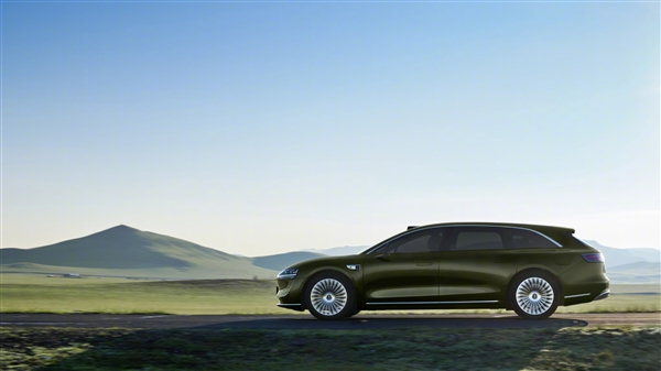 余承东亲当车模 享界S9T绿野仙踪实车曝光：带顶箱确实帅