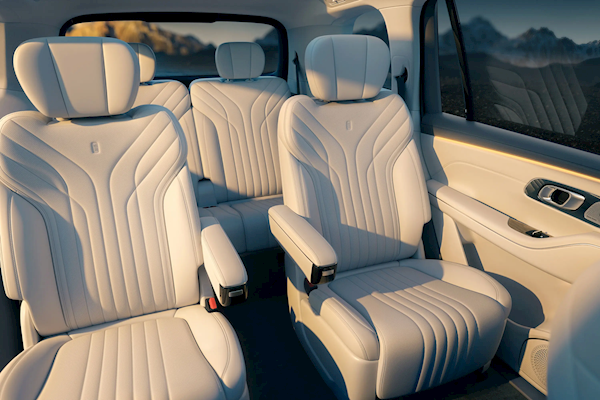 5米2全尺寸SUV杀入20万内！吉利银河M9预售：19.38万元起