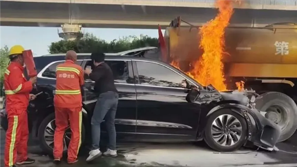 好啊！隐藏式门把手可能要完蛋啦