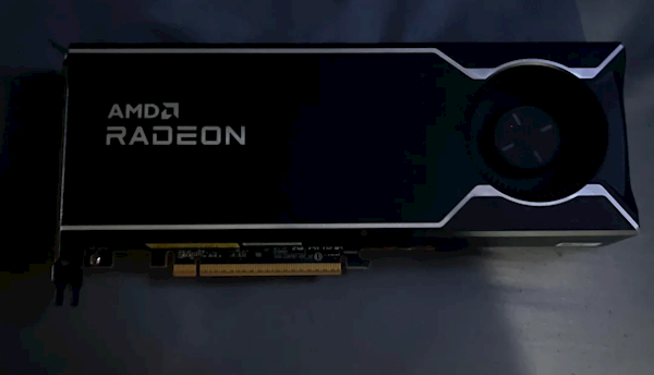 AMD Radeon AI PRO R9700原型卡首曝:32GB RX 9070 XTX传闻的源头