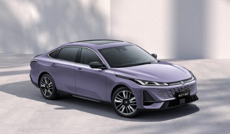 限时7.29万起带电动尾翼！第四代逸动上市 长安高管：未来至少35%用户继续选择燃油车