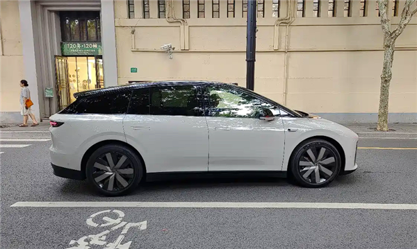 理想纯电路上最关键一环 全新i6实车曝光：预计售价25万级