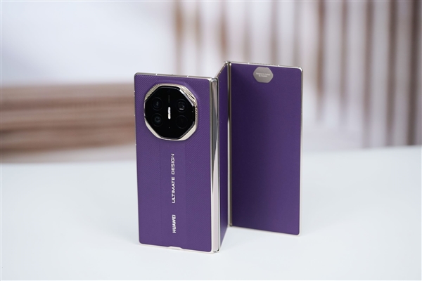 全球第2款三折叠!华为Mate XTs非凡大师图赏