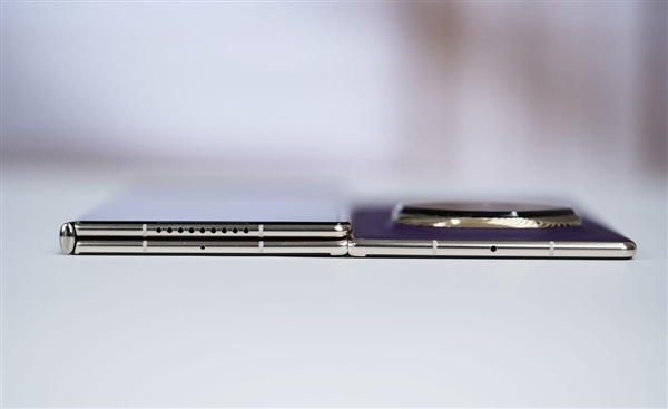 全球第2款三折叠!华为Mate XTs非凡大师图赏