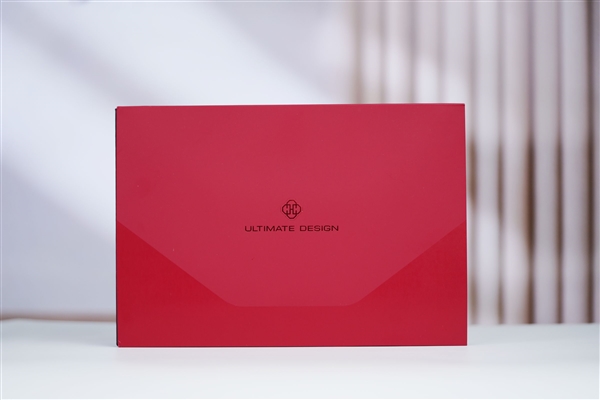 全球第2款三折叠!华为Mate XTs非凡大师图赏