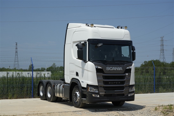 瑞典人整了个大活！中国产斯堪尼亚重卡汉字车标竟用微软雅黑