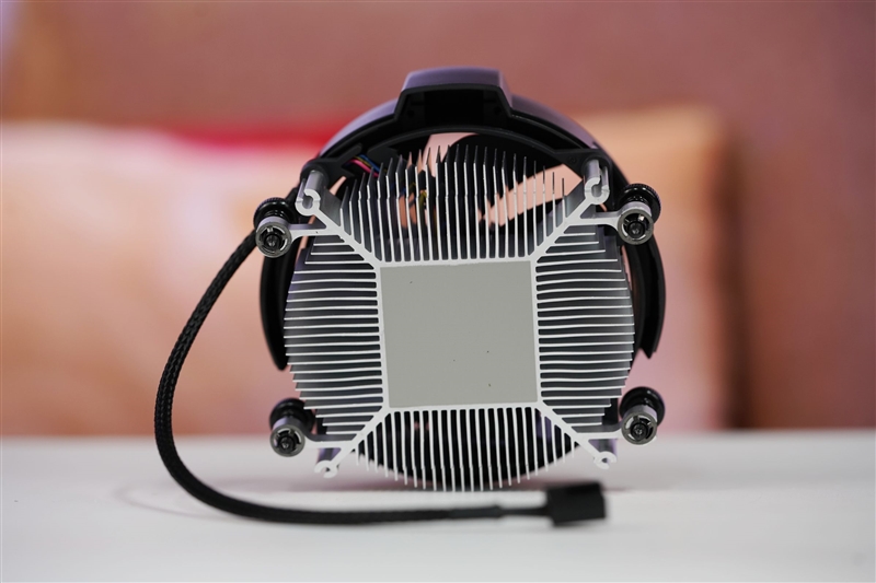 只用一半功耗 就赢了i5-14600K！AMD锐龙5 9500F评测