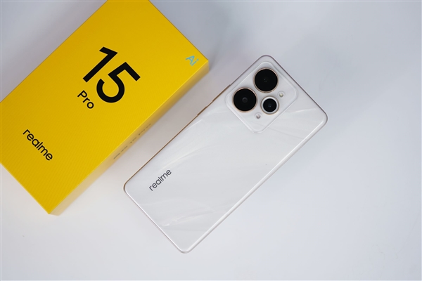 每台都独一无二！真我15 Pro图赏