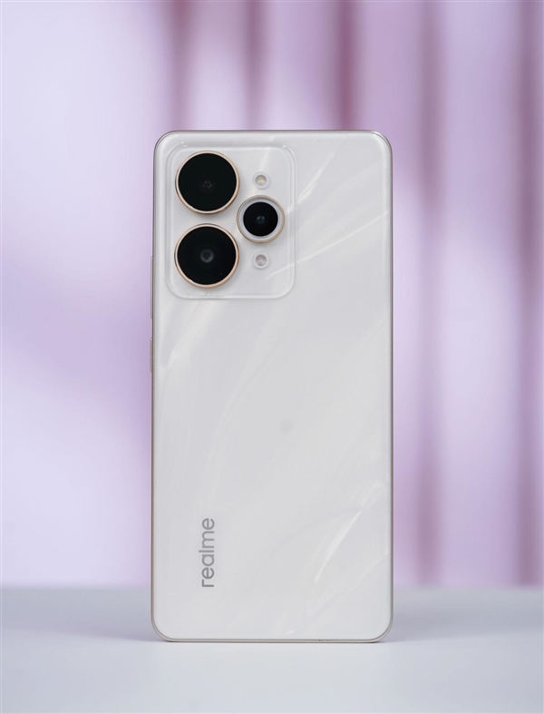 每台都独一无二！真我15 Pro图赏