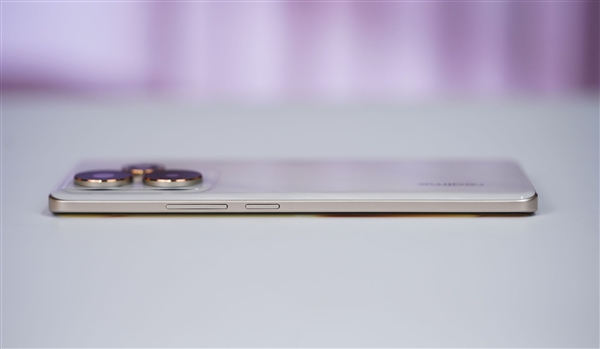 每台都独一无二！真我15 Pro图赏