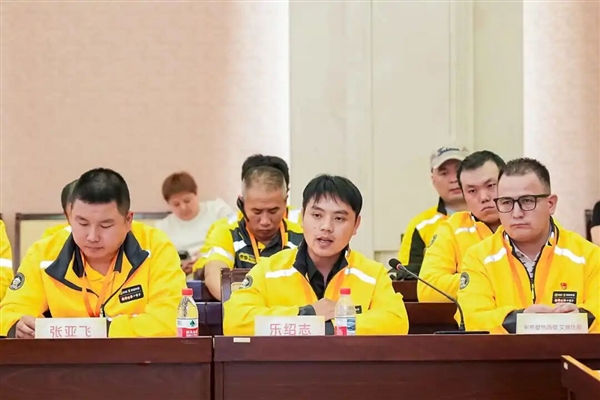 美团与骑手签保障协议:平台补贴50%养老保险费用、年底前取消超时扣款