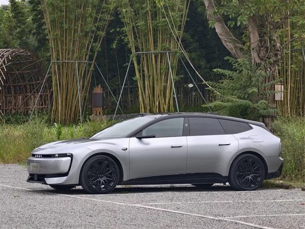 有槽点、没法装B 但我还是被这台20多万的奥迪爽到了！