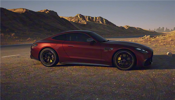 配“地表最强量产四缸机” 全新AMG双门跑车上市：售价没破百！