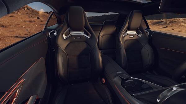 配“地表最强量产四缸机” 全新AMG双门跑车上市：售价没破百！