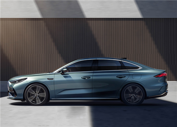 油耗2L级全球最低！吉利银河星耀6预售：7.98万起