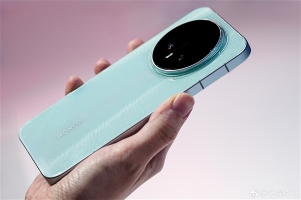 荣耀Magic8跑分破416万:手机行业第一次!