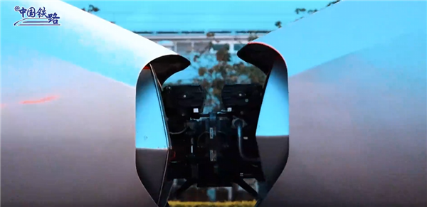 国庆中秋假期高峰 复兴号都“拼起来”跑了：总运力翻倍