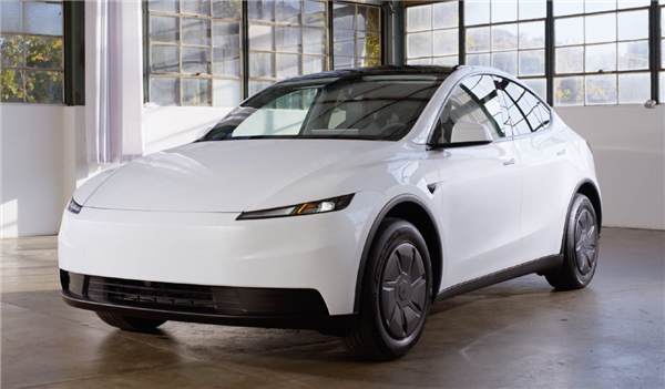 外观、配置全公布！特斯拉正式发布廉价版Model 3/Y 铁粉吐槽：价格太失望了