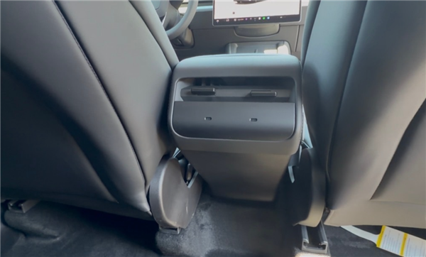 外观、配置全公布！特斯拉正式发布廉价版Model 3/Y 铁粉吐槽：价格太失望了