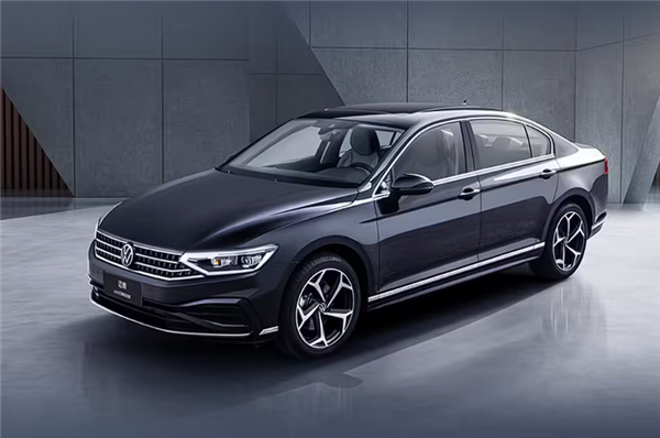 燃油神车 一汽-大众迈腾3000万辆甄选款上市:17.49万元起