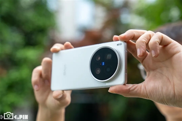 4399元起的vivo X300 能成为今年最强标准版手机吗