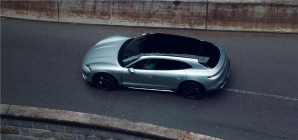 首款电车一亮相 法拉利市值蒸发127亿