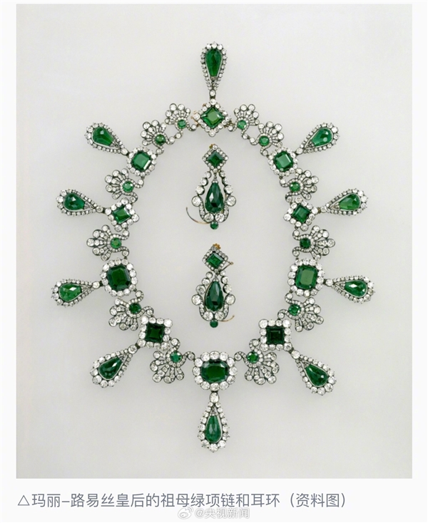 法国卢浮宫发生入室盗窃案：9件稀世珍宝丢失 凶手骑摩托逃窜