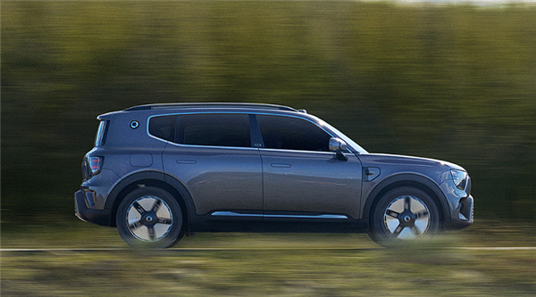 尺寸超奔驰GLB！smart精灵#5 EHD上市：使用吉利雷神混动