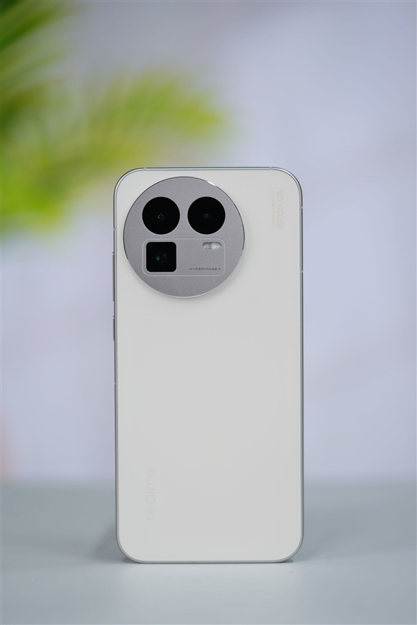 全球首发理光GR影像!真我GT8 Pro图赏