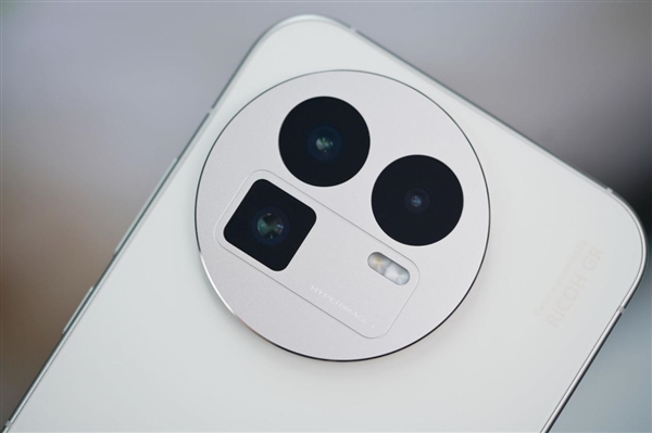 全球首发理光GR影像!真我GT8 Pro图赏