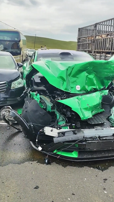 雷军回应小米YU7全网首拆视频：欢迎同行和专家指点