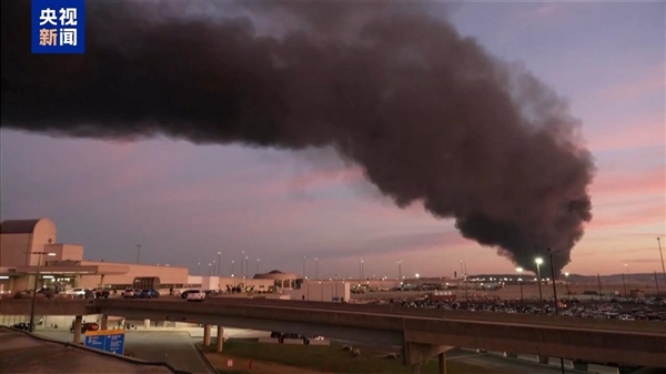 起飞时引擎脱落 坠毁爆炸!美国UPS坠机已致11死