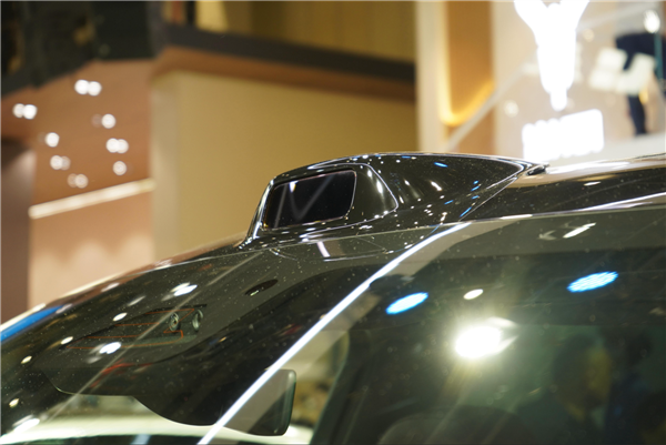 国产豪华旗舰SUV新王炸!岚图旗舰泰山亮相郑州国际车展