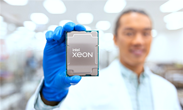 散热大幅提升!英特尔直接将散热器封装进芯片