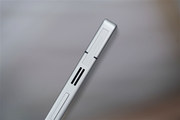 内置24000转/分钟风扇!红魔11 Pro图赏