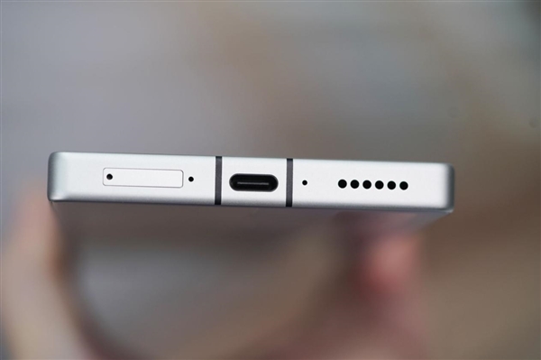 内置24000转/分钟风扇!红魔11 Pro图赏